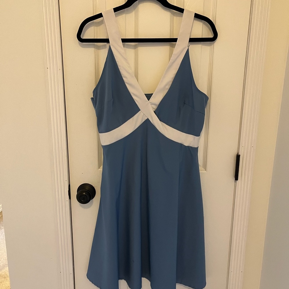 Dress - Picture 2 of 8